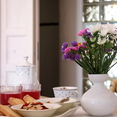 Lliri Blanc Bed & Breakfast
